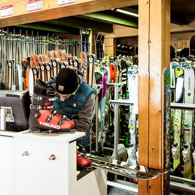 Ski store