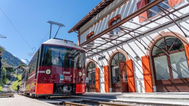 Il tram del Monte Bianco alla stazione di Saint-Gervais